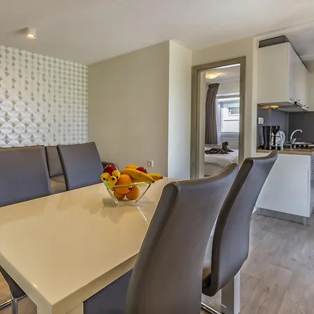 Superior-11 By Interhome Pula