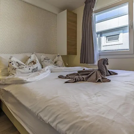 Superior-11 By Interhome Pula