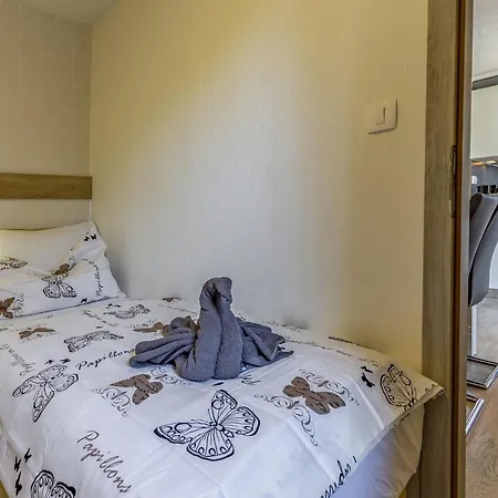 Mobile Superior-11 By Interhome Ferienhaus Pula